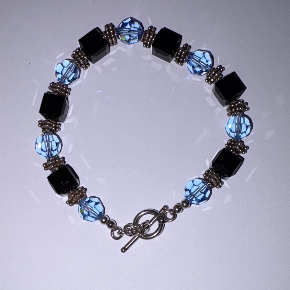 Chic Black and Blue Beaded Bracelet